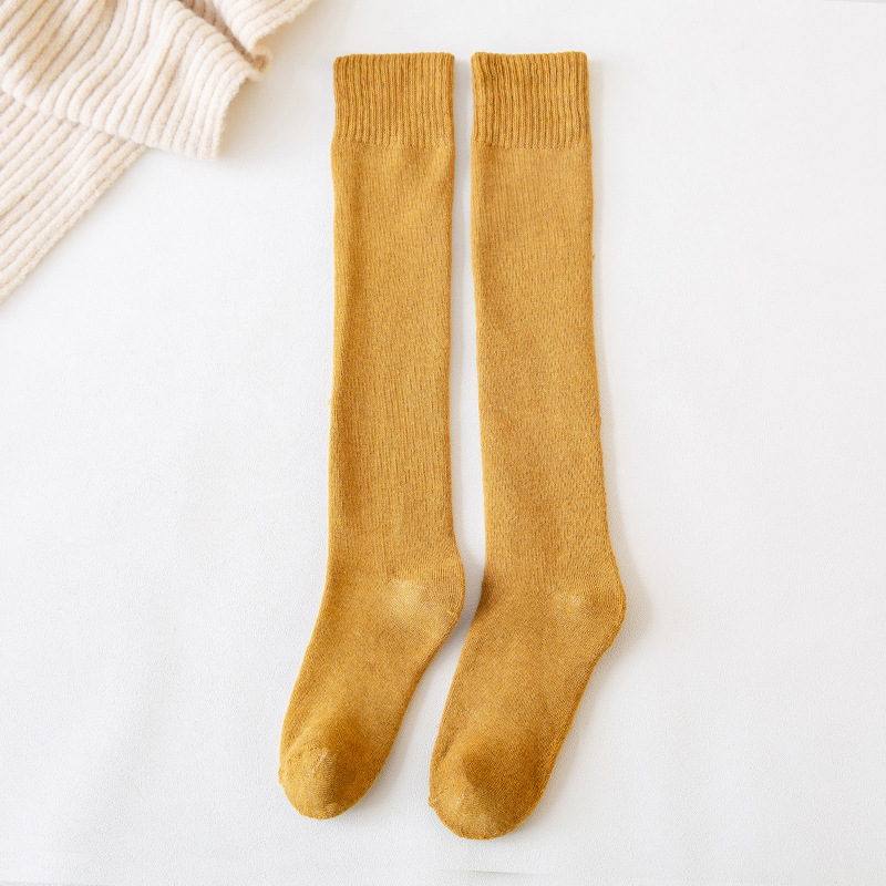 Calcetines de media pantorrilla de las mujeres calcetines de otoño e invierno engrosados Terry calcetines de pantorrilla calientes medias de toalla forradas de lana medias Zhuji altas