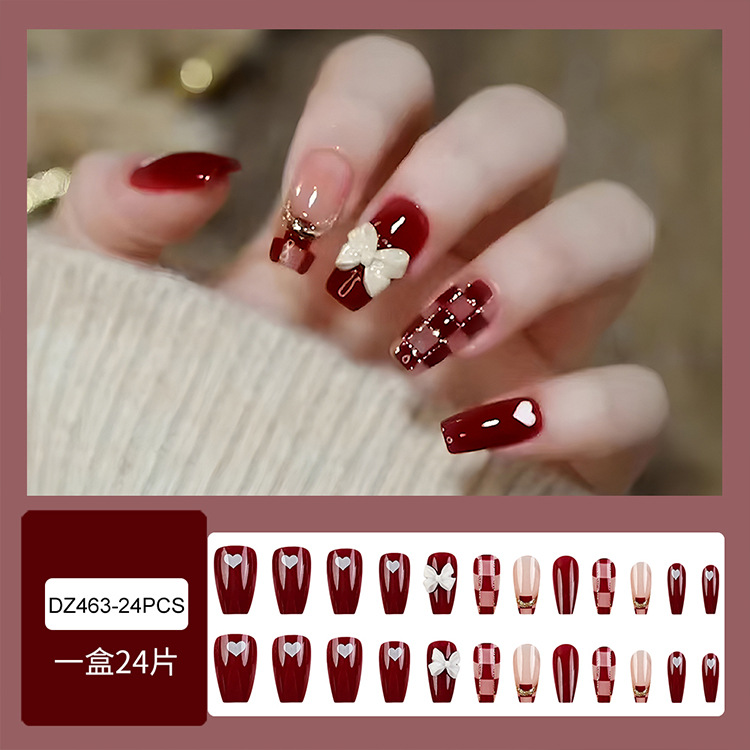 Uñas de desgaste hecho a mano al por mayor Pequeño Libro Rojo TikTok flash plata caliente mariposa pieza de uñas parche de uñas portátil