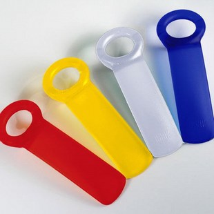 Multifunctional and practical manual beer bottle opener lid opener screwdriver non-slip labor-saving can opener