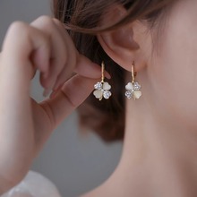 四叶草猫眼石耳扣女小清新百搭花朵耳环高级感轻奢小众耳扣耳环