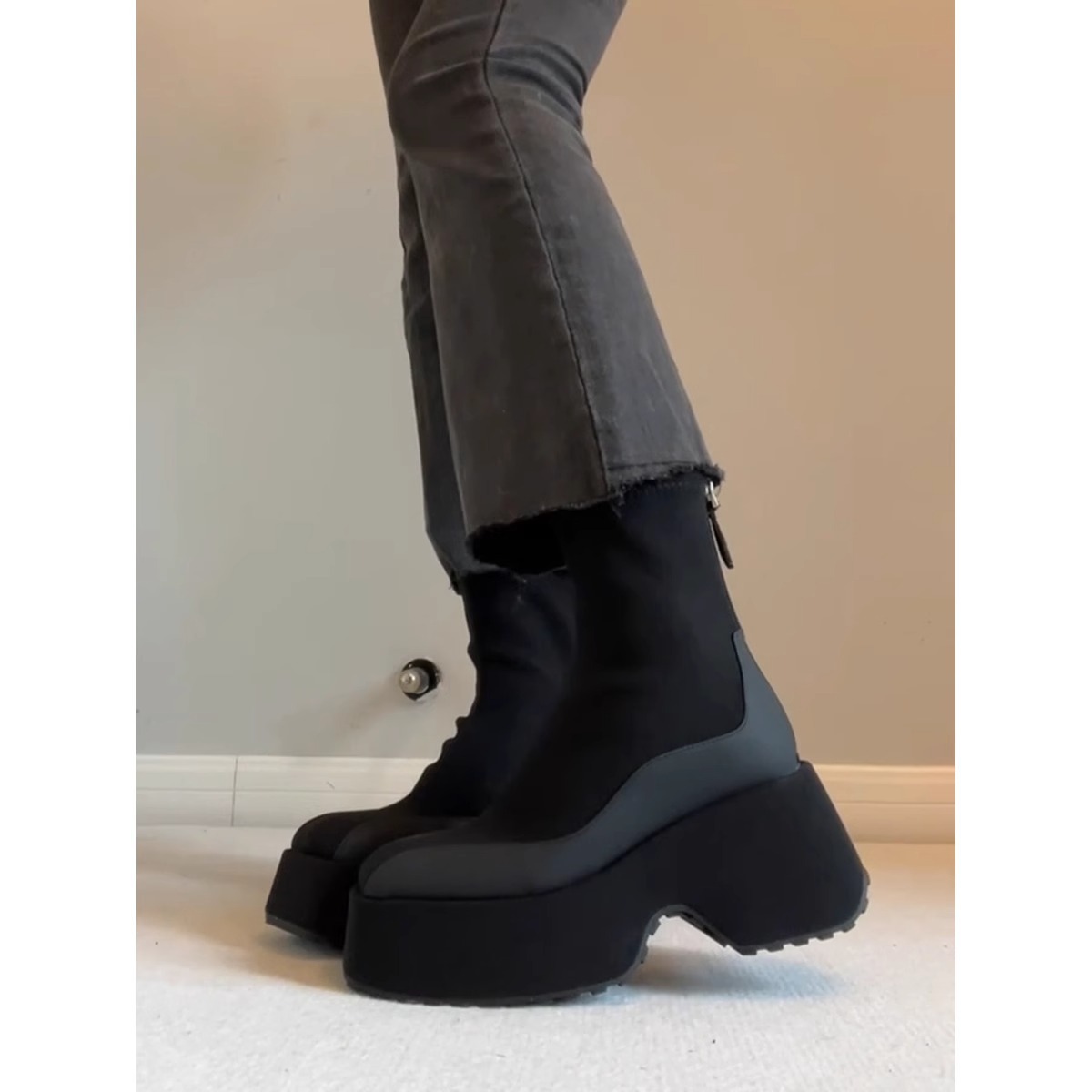 Thick-soled, Height-increasing, Elastic, Form-fitting, Back Zipper Socks For Women. 2025 Fall/Winter New Style. Small Size Black Short Boots._voghion.com