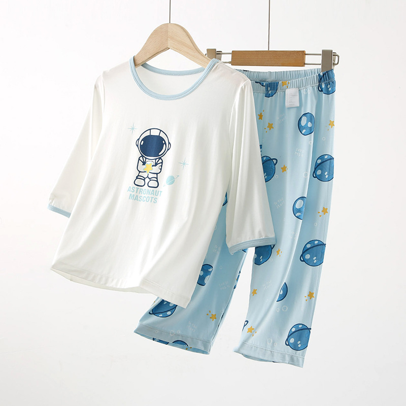 Astronauta (mangas três quartos - 60 peças de Xinfulmei) / Nº 110 (altura recomendada 100-110cm/peso 30-40 catties)