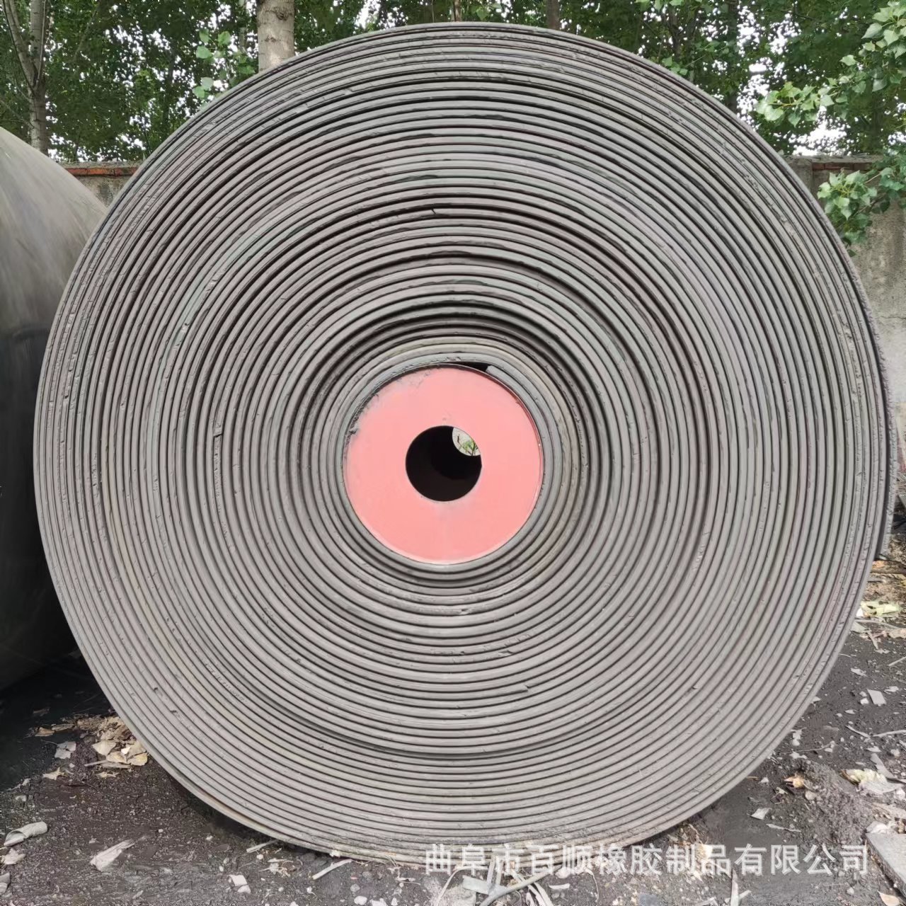 厂家免费裁剪旧输送带 耐砸钢圈厂用橡胶地垫 工地建设防尘旧胶皮