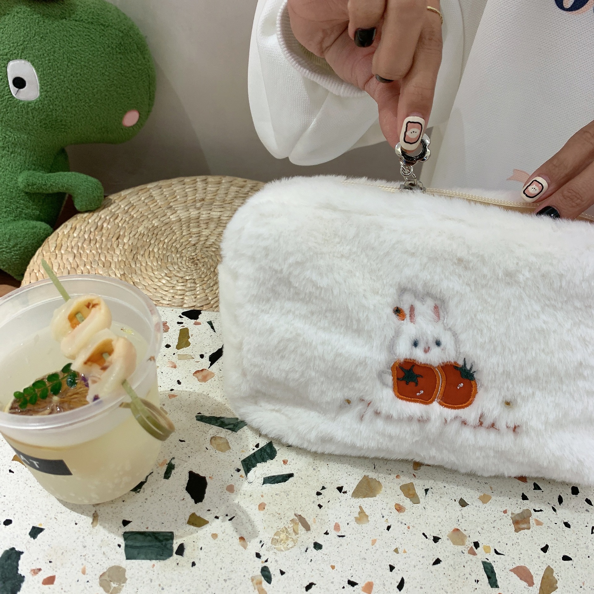 21154 Autumn and Winter plush makeup bag, flower rabbit, cute cartoon embroidered portable bag for women, soft little bag undefined
