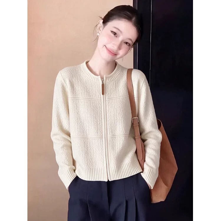 2026 Autumn Round Neck Solid Color Zipper Cardigan Women's Knitted Top Soft Slimming Elegant Commuting Daily Wear 2026 Autumn Round Neck Solid Color Zipper Cardigan Women's Knitted Top Soft Slimming Elegant Commuting Daily Wear