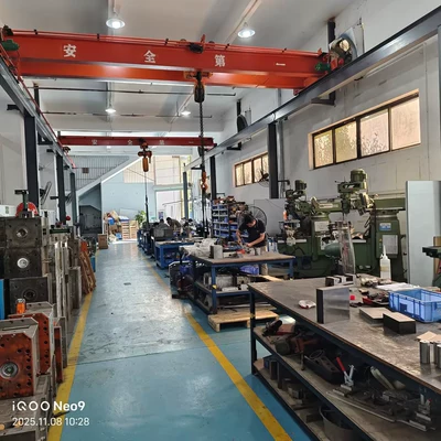 Avtomobil hissələri qəlibləri Plastic-Coated Parts Mold Customization