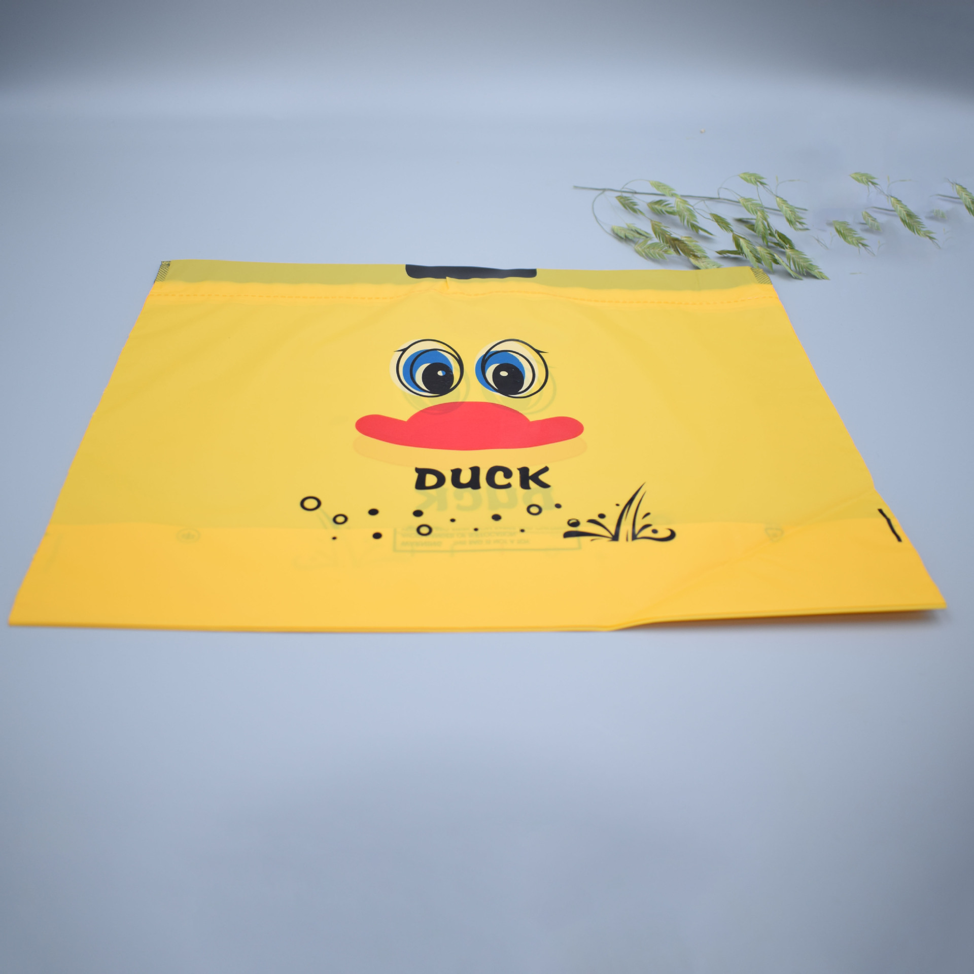 УТКА (в наличии); маленький размер 30*20*11 (девять шелков)