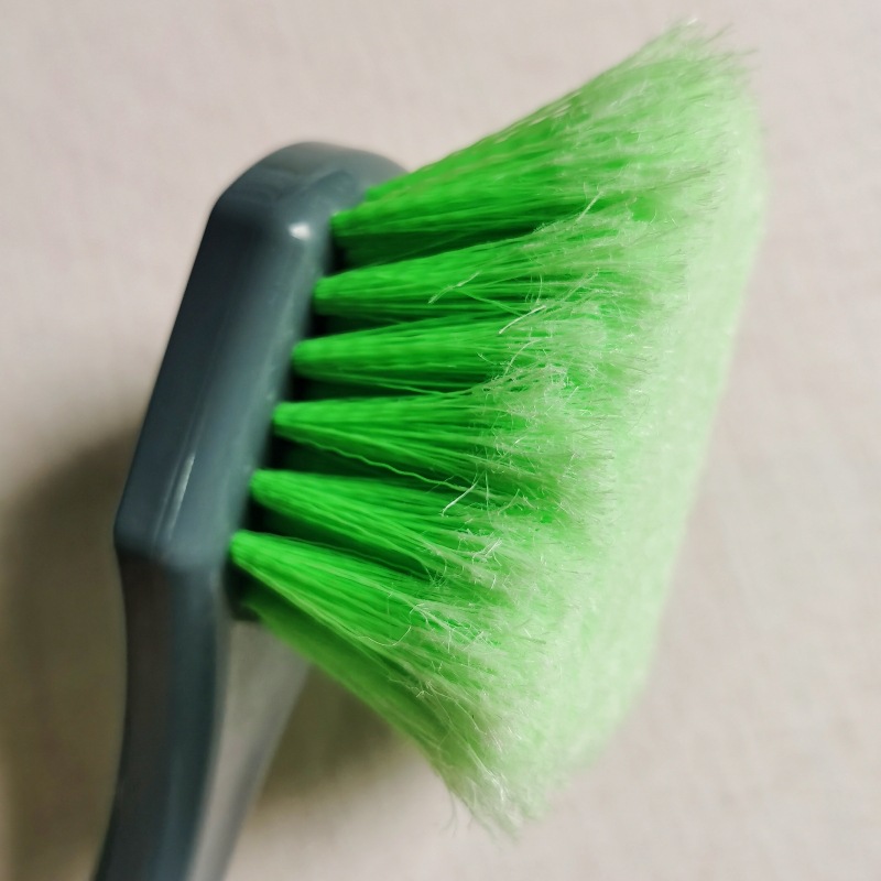 회색 손잡이 녹색 머리