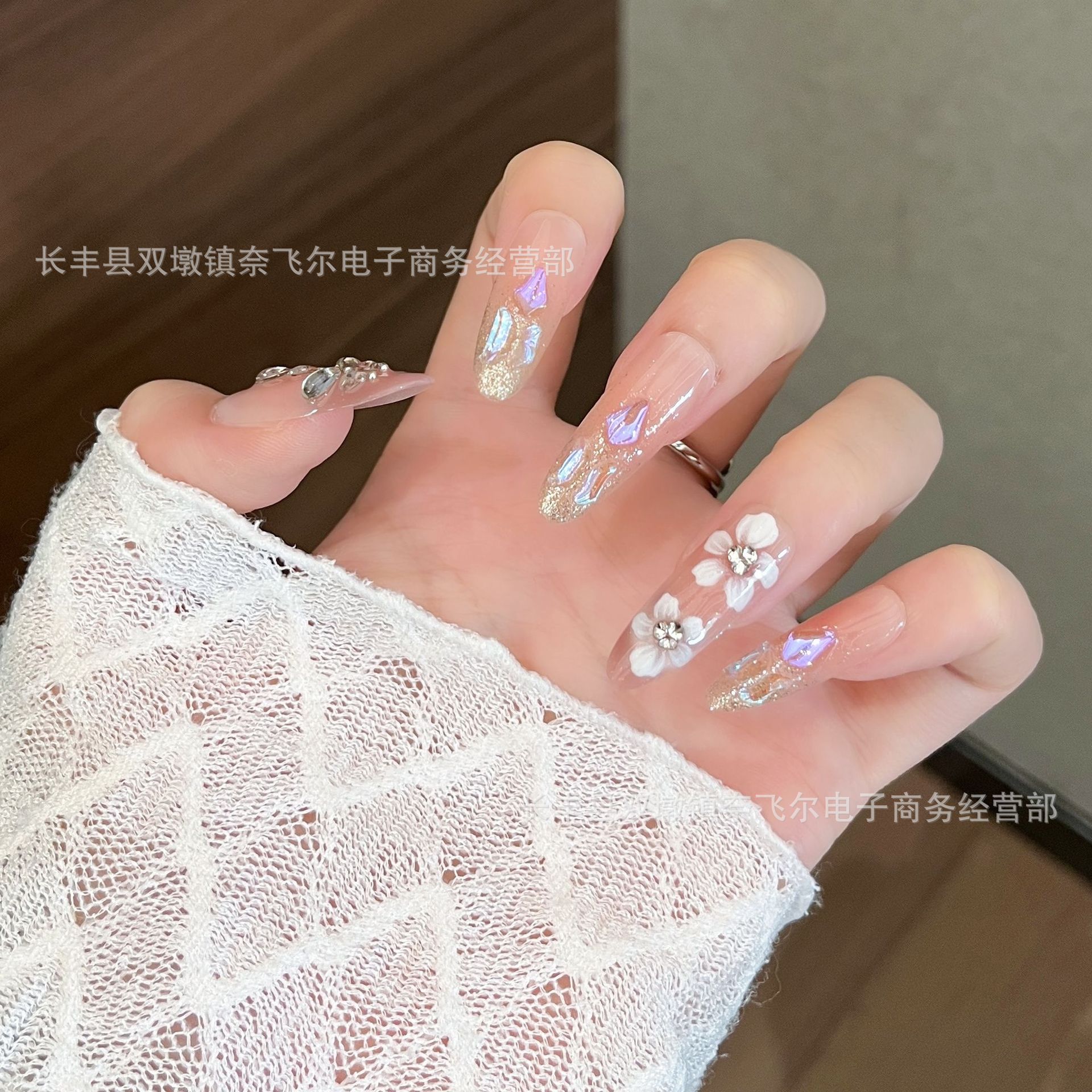 Manos portátiles hechos a mano Parche de uñas de longitud media Parche de uñas Parche de uñas portátil Parche de uñas estilo ins