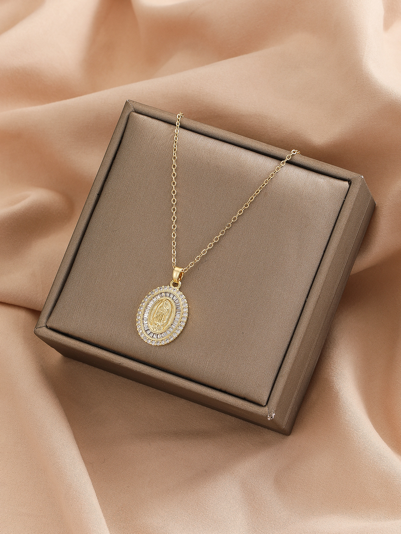 12g Weight Copper Pendant Material Zircon Inlay Material Pendant Necklace Classification Copper Chain Material 1 Piece Quantity Holiday, Daily Occasion Copper Material Human, Virgin Mary, Oval Pattern Women's Gender Inlay Design IG Style Style Copper Inlay Human Virgin Mary Oval Zircon Pendant Necklace 27