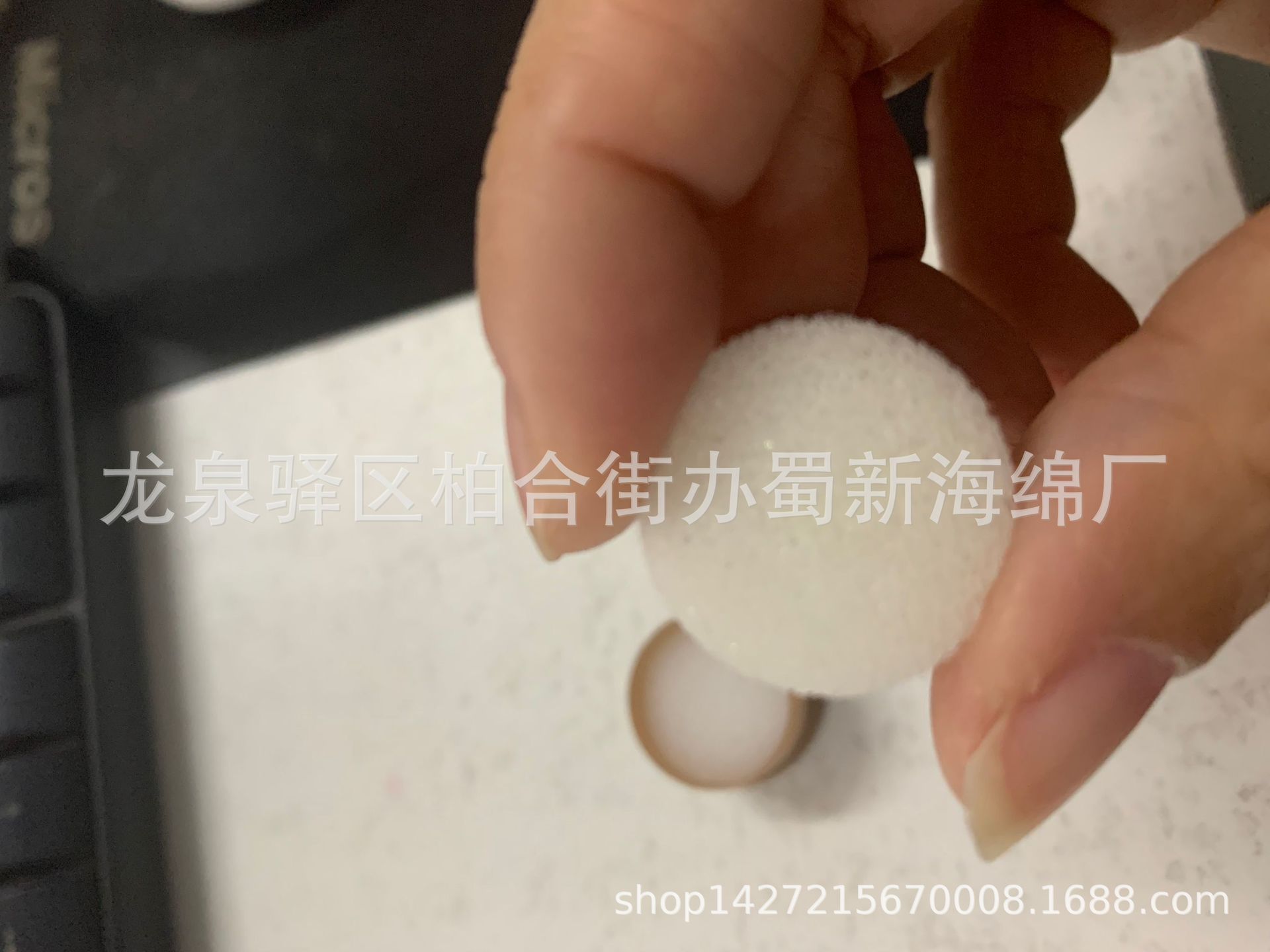 厂家供应白色高密度海绵内衬缓冲海绵包装/白色圆柱形海绵