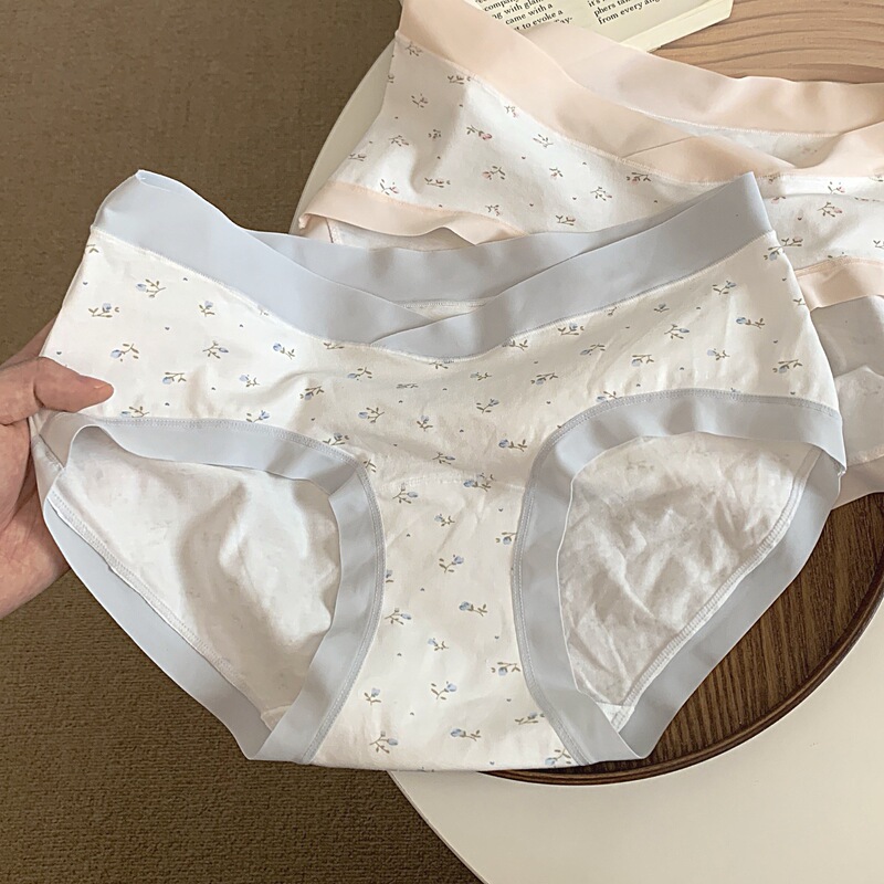 Pregnant Women and Girls' Universal Pure Cotton V-Shaped Cross Low-Waist Belly Support Cartoon Panties for Pregnancy and Postpartum with Extended Crotch Pregnant Women and Girls' Universal Pure Cotton V-Shaped Cross Low-Waist Belly Support Cartoon Panties for Pregnancy and Postpartum with Extended Crotch