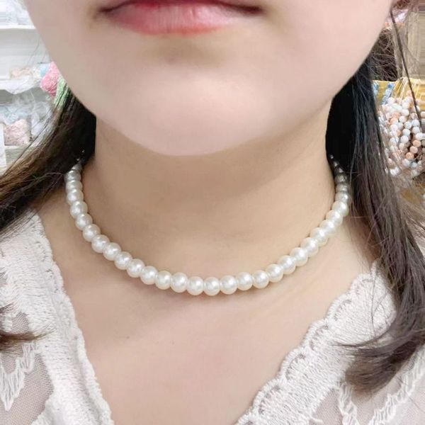 glass short necklace pearl