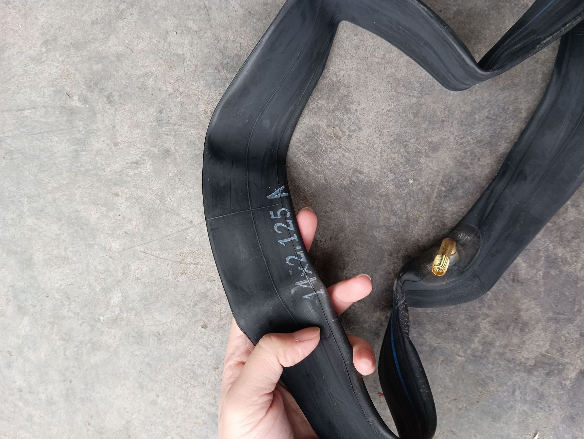 14*2.125超耐磨电动车加厚丁基胶内胎12*2.125