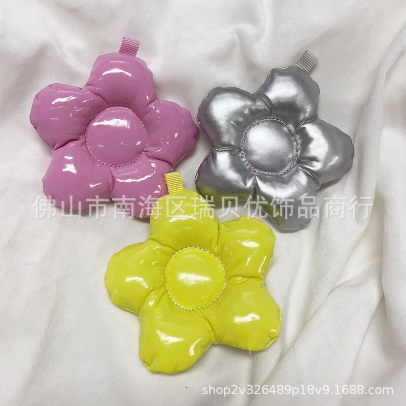 New dopamine cotton 9.5cm pressure five-leaf flower pendant tide bag key chain leather flower pendant accessories New dopamine cotton 9.5cm pressure five-leaf flower pendant tide bag key chain leather flower pendant accessories