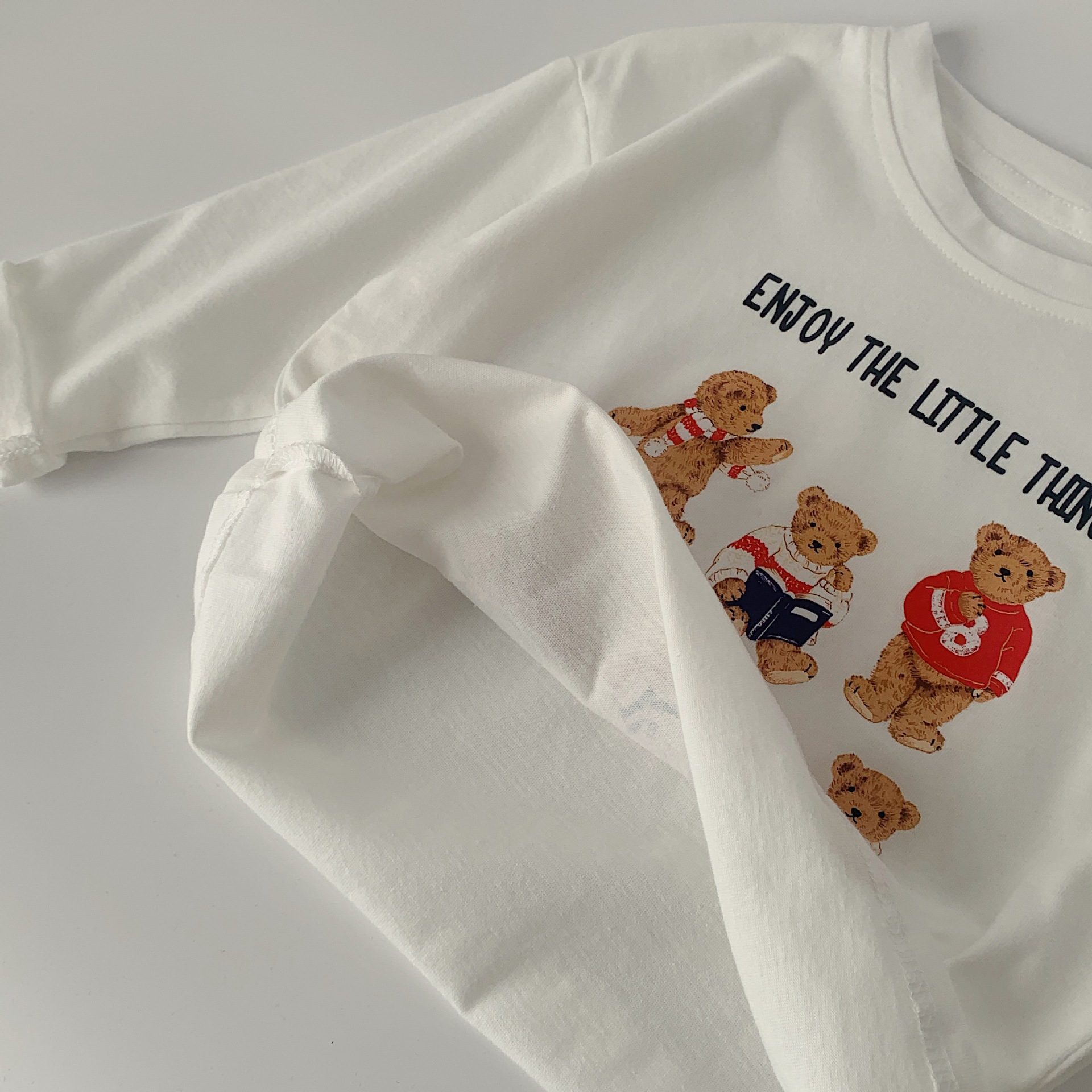 Camiseta casual de ropa infantil personalizada primavera 2024 nuevo oso de manga larga T de dibujos animados para niños y niñas