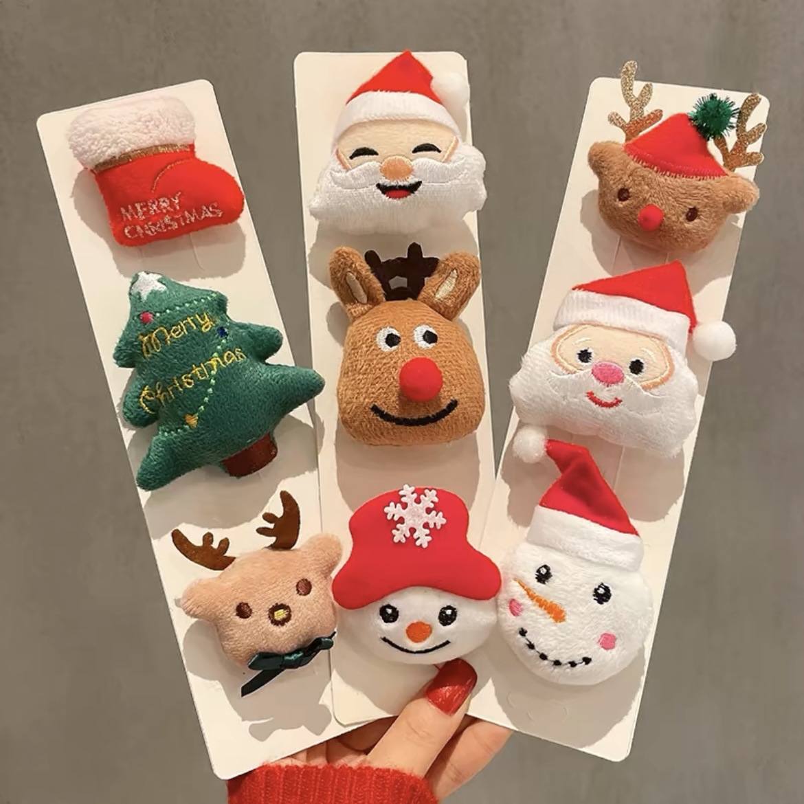 Broche de Navidad para mujeres regalos de alce pines para niños decoración de vacaciones pequeños regalos accesorios muñeco de nieve pequeños regalos image 7