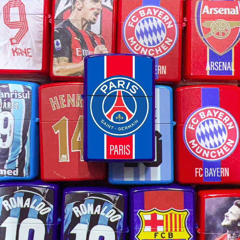 Encendedor de queroseno con diseño de jugador legendarario de la dinastía del fútbol, textura retro en relieve, acabado mate, artesanía