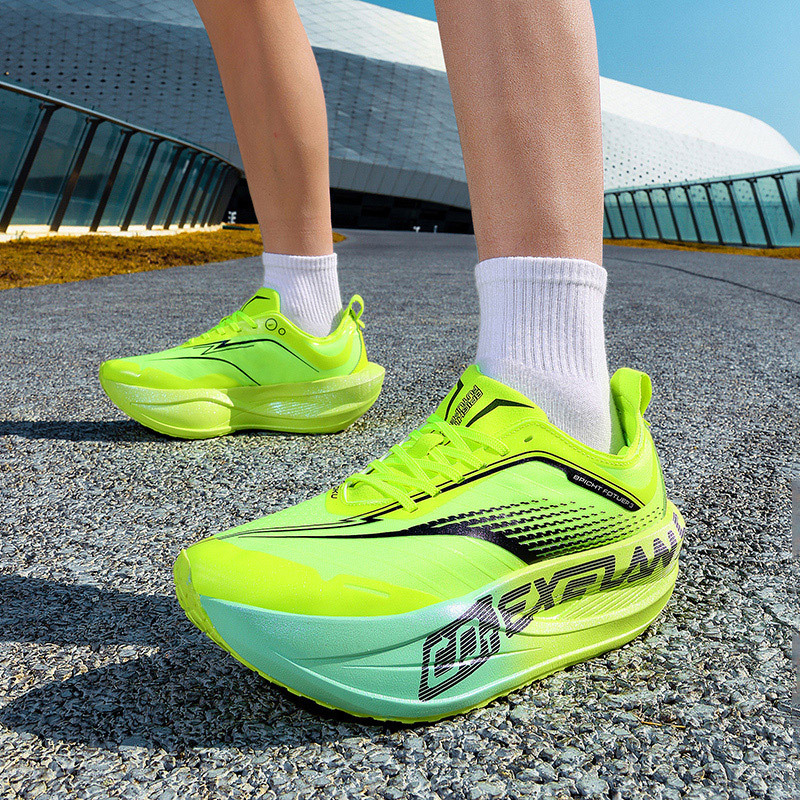 2026 nuevas zapatillas deportivas amortiguación elásticas zapatillas de correr ligeras de moda transpirables parejas zapatillas de moda zapatillas deportivas al aire libre