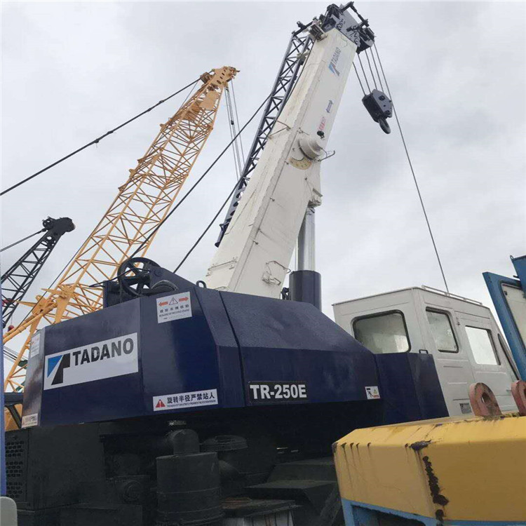 转让日立、神冈履带吊、二手神冈起重机二手吊车原装履带式起重机