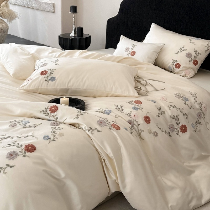 Juego de cama de cuatro piezas de algodón de fibra larga de 60 hilos, color liso, bordado, con sábana ajustable, teñido reactivo.