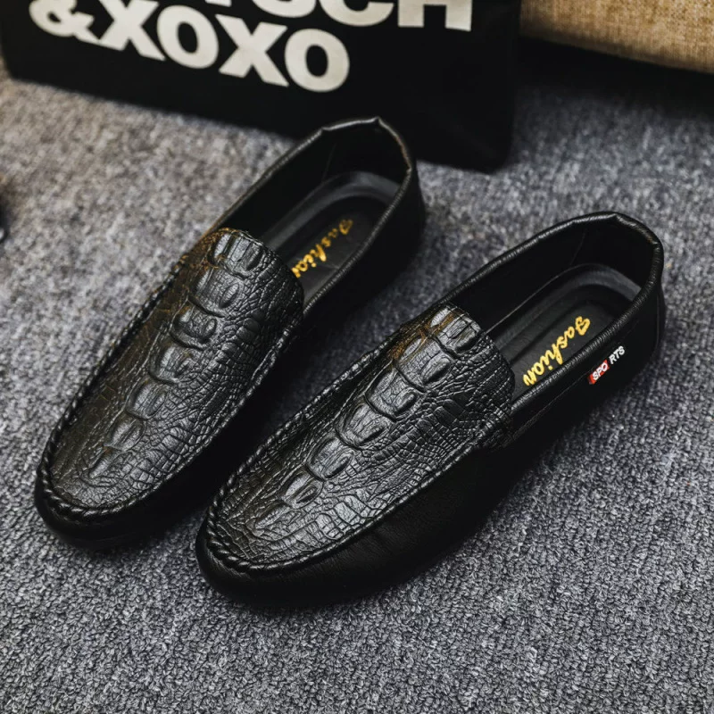 24-year-old men's black slip-on casual leather shoes, fashionable crocodile pattern leather bean shoes, men's slip-on slip-on shoes