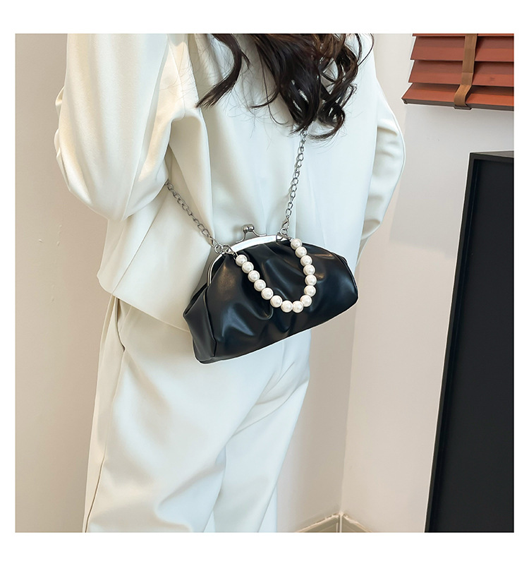 Women's Pu Leather Solid Color Elegant Streetwear Dumpling Shape Clasp Frame Shoulder Bag display picture 3