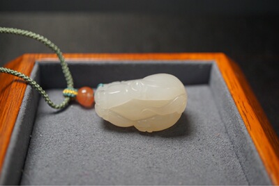 Nephrite  Powder brave troops Pendant