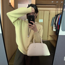 博主推荐秋冬新款韩系慵懒风宽松连帽套头毛衣女保暖加厚针织衫女