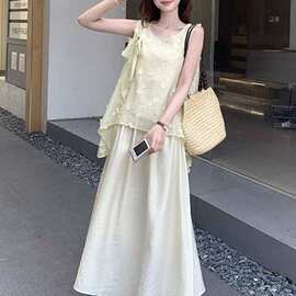 黄色立体花朵无袖背心套装裙女2026夏法式温柔风减龄半身裙两件套
