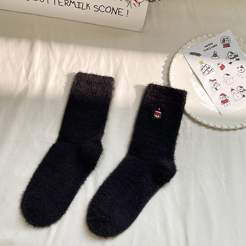 秋の冬の靴下の女性刺繍ミンクのベルベットのクリスマスの靴下はかわいいです。|undefined