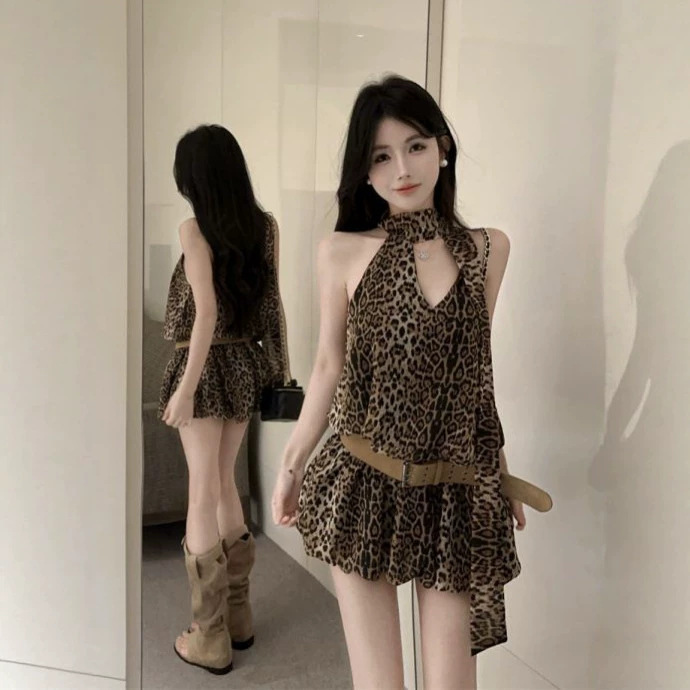 American Retro Hot Girl Leopard Print Halter Neck Dress for Women, New Summer Style, Slimming Waist, Sleeveless A-Line Short Dress American Retro Hot Girl Leopard Print Halter Neck Dress for Women, New Summer Style, Slimming Waist, Sleeveless A-Line Short Dress
