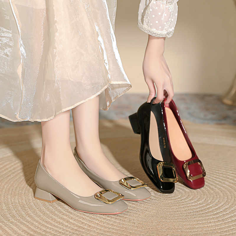 Low-Heeled Flats, Feminine and Comfortable, 2025 Spring & Fall New Patent Leather Square-Toe Granny Shoes, Red Thick-Heeled High Heels
