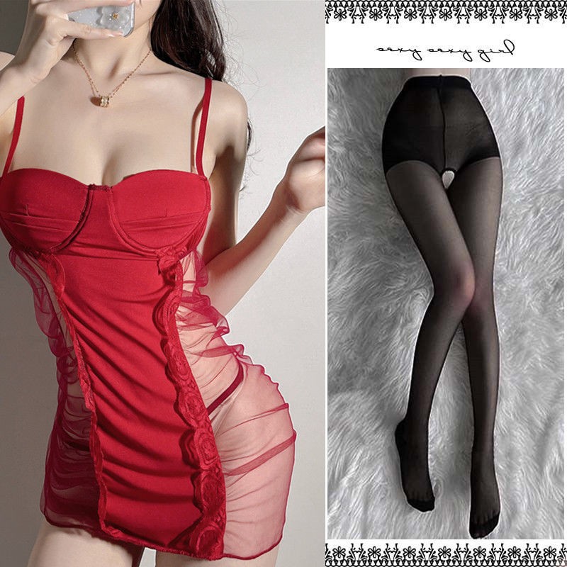 레드 서스펜더 스커트 + T바지 + 블랙 오픈 양말