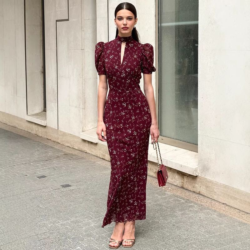 Spring and Summer New Style 2026 Cross-Border European and American Fashion Floral Dress for Women, High-End Deep V-Neck Long Dress with Elegant Temperament Spring and Summer New Style 2026 Cross-Border European and American Fashion Floral Dress for Women, High-End Deep V-Neck Long Dress with Elegant Temperament