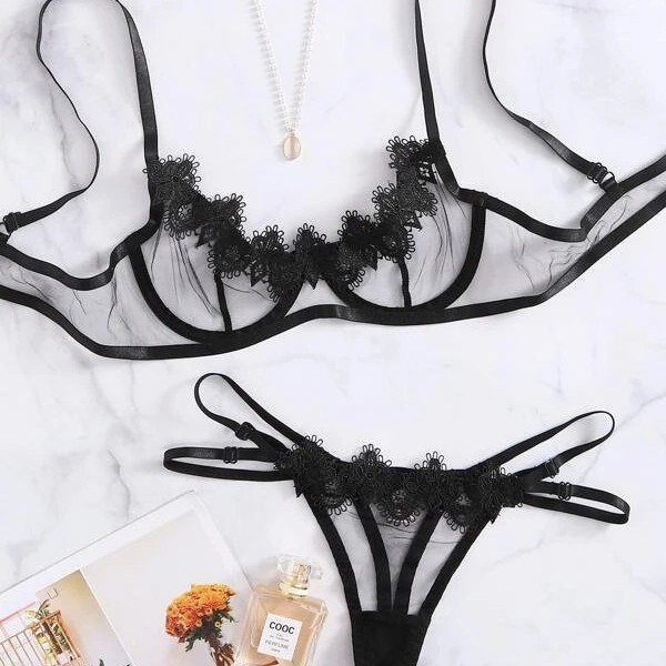 Conjunto de dos piezas pijamas de tres puntos de encaje transparente de malla de mujer sexy de lencería sexy europea y americana
