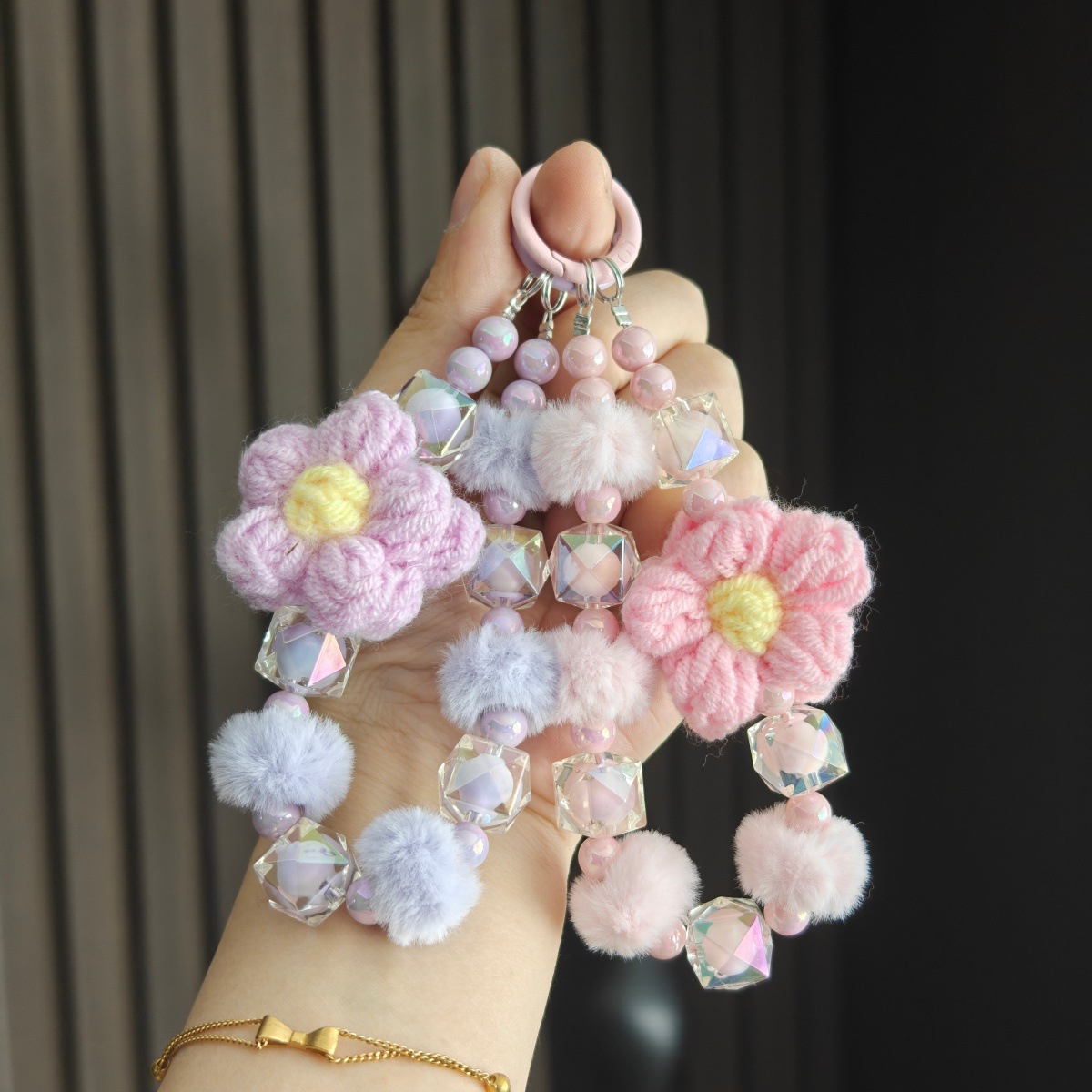Flor de lana cuentas de otoño y invierno cadena de llaves de teléfono móvil cuentas de lana pulseras bolsos colgantes pequeños regalos al por mayor