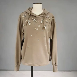 连衣裙;耳钉;时尚休闲套装