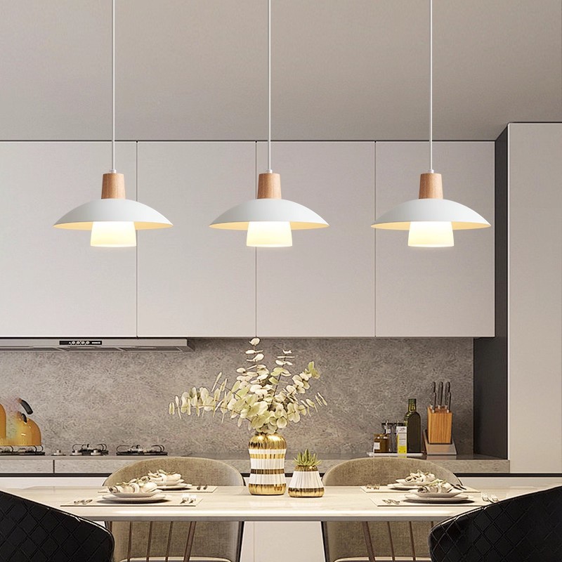Viento de madera de una sola cabeza lámpara estilo japonés crema de viento de té tienda de té de leche lámpara de iluminación del dormitorio simple lámpara de comedor