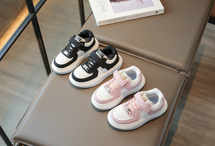 Neue Art von Kinder-Sneakern 2024 Herbst bequeme und modische lässige Sportschuhe für Jungen und Mädchen, mittlere und große Kinder-Schülerschuhe_voghion.com