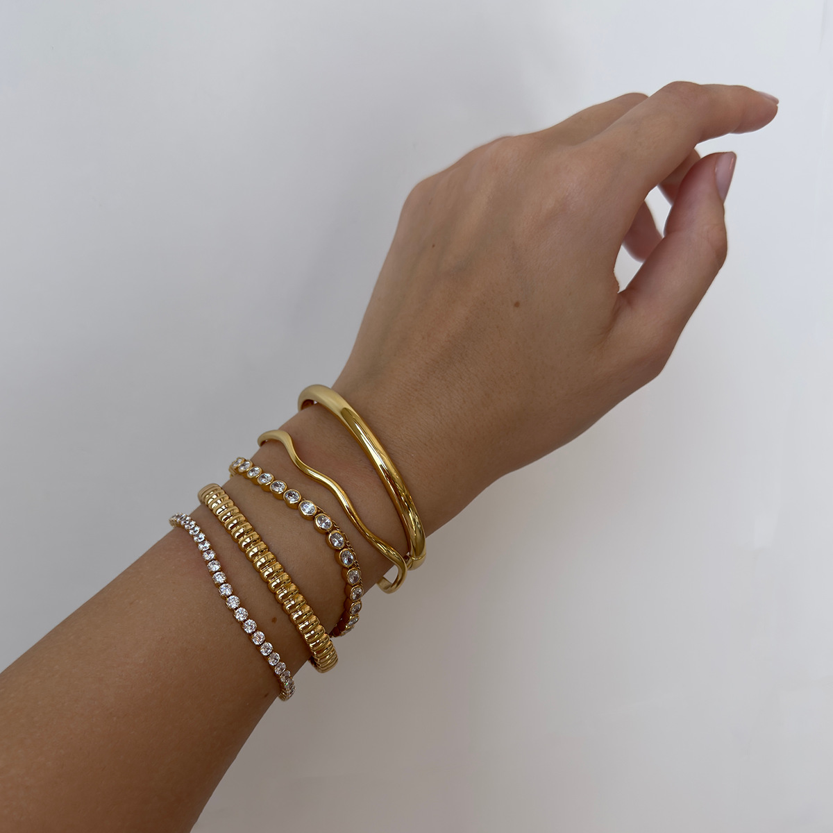 Jeding Pulsera de acero inoxidable europea y americana Joyas no decoloradas para mujer Joyas ligeras de lujo de alta gama Joyas de acero de titanio explosivas transfronterizas image 3