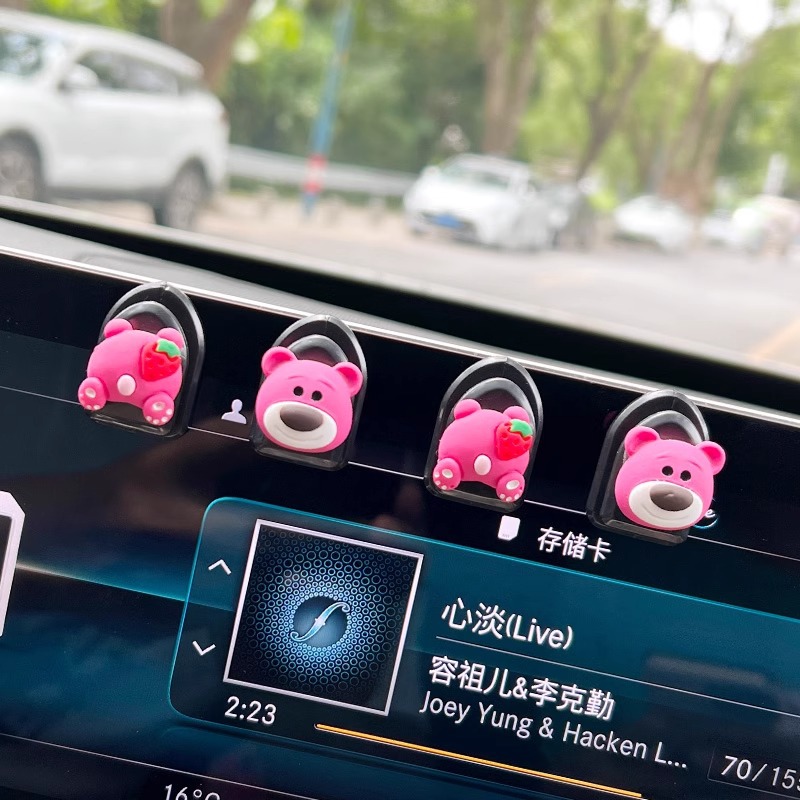 Pantalla de automóvil, consola central, espejo retrovisor, accesorios de automóvil, adornos de oso de fresa, accesorios de automóvil eléctrico, accesorios femeninos