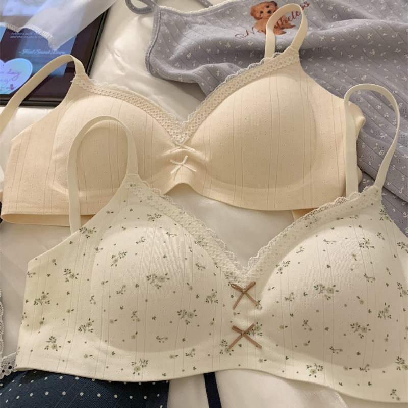 Gentle Jacquard Floral Cream Soufflé Intimates Women's Lace Edge Girls' Wire-Free Intimates Small Breast Push-Up Bra