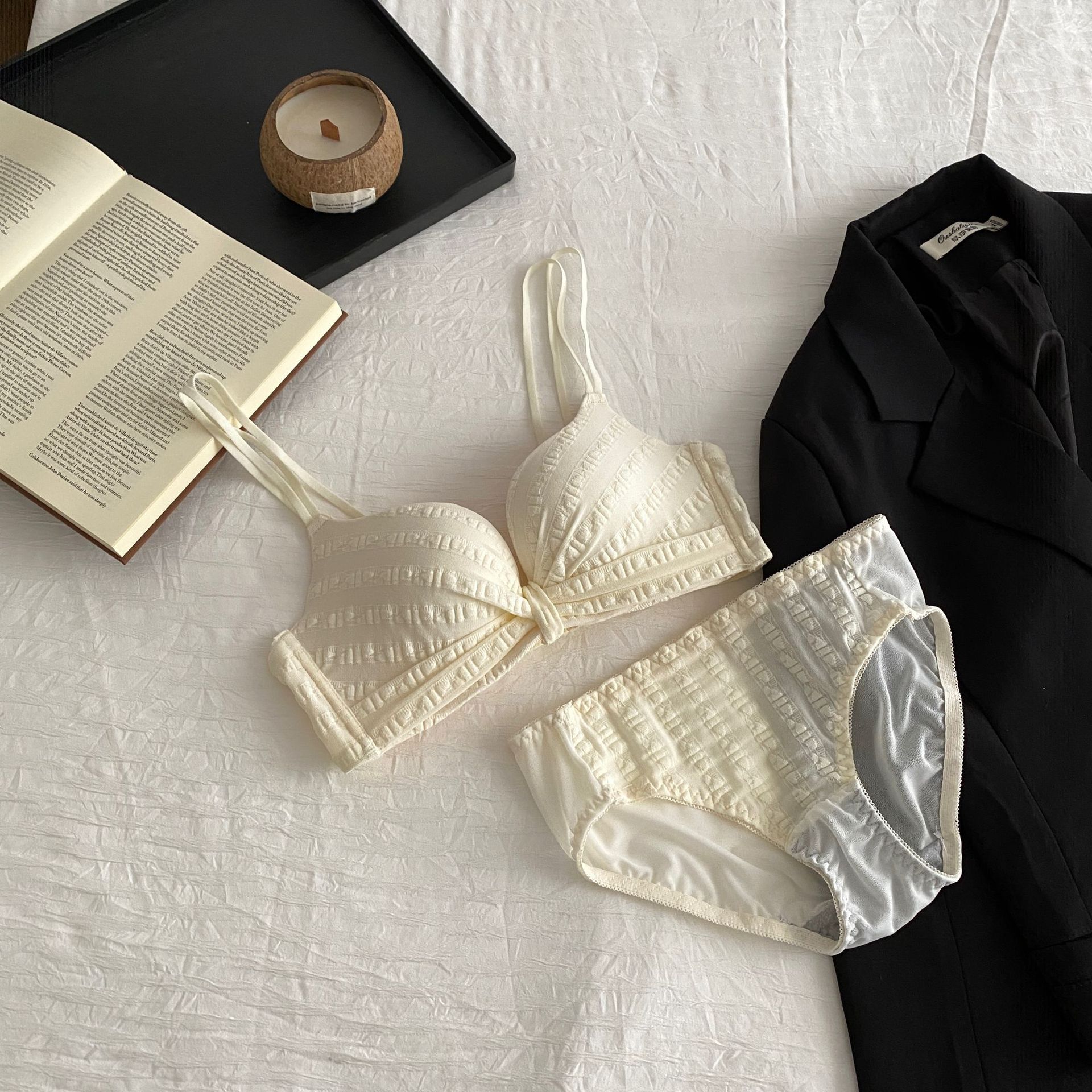 Venta directa de fábrica Comercio electrónico transfronterizo Sudeste de Asia Vietnam Tailandia Ropa interior de mujer Chica francesa reúne pechos pequeños