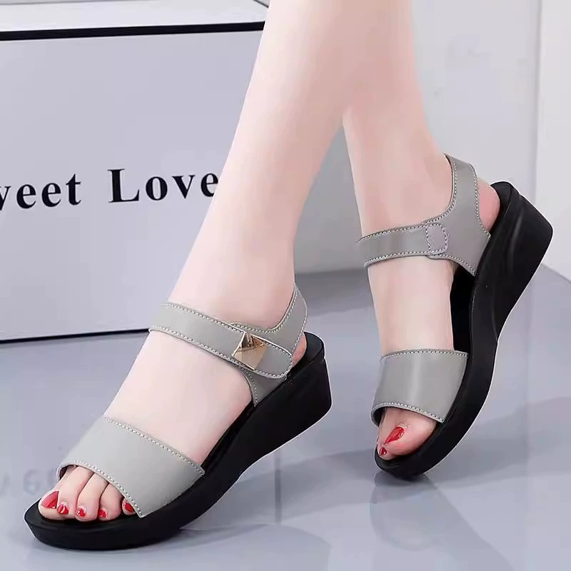 Shoes for mother, summer sandals, non-slip casual footwear, soft sole