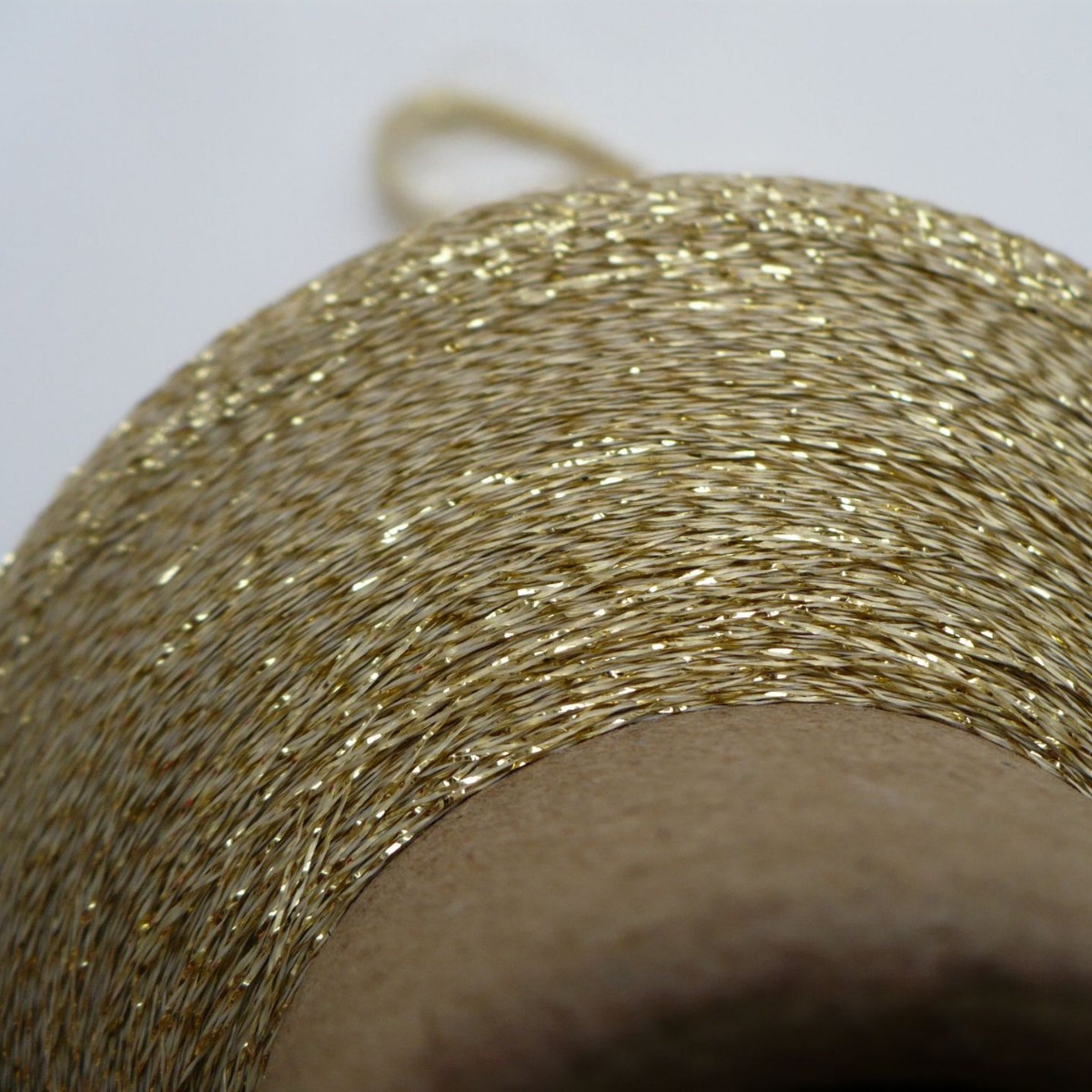 12MIC1/100扁银丝S捻纱线Z捻土豪金纱线金属丝合纺线针织面料织物