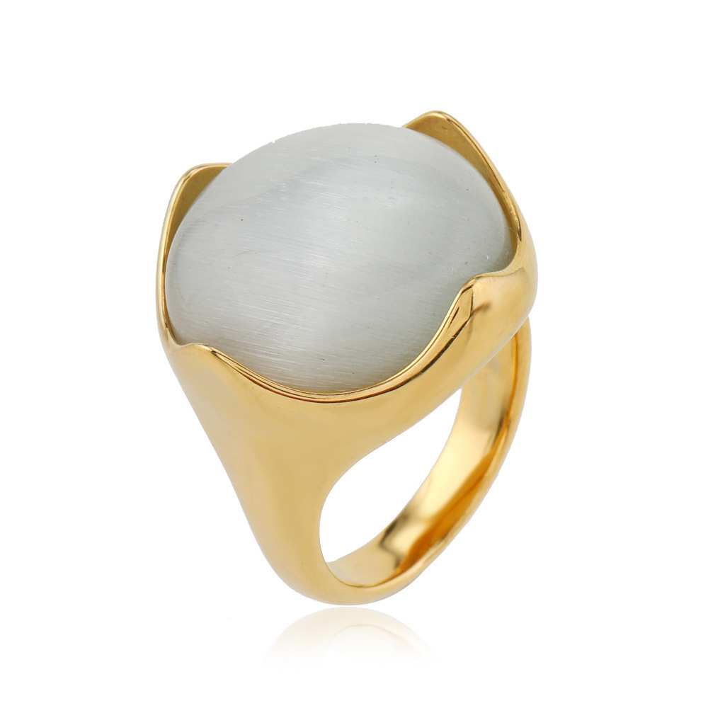 White, cat's eye