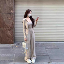 纯欲秋冬盐系套装连帽短款卫衣外套背心女休闲运动阔腿长裤三件套