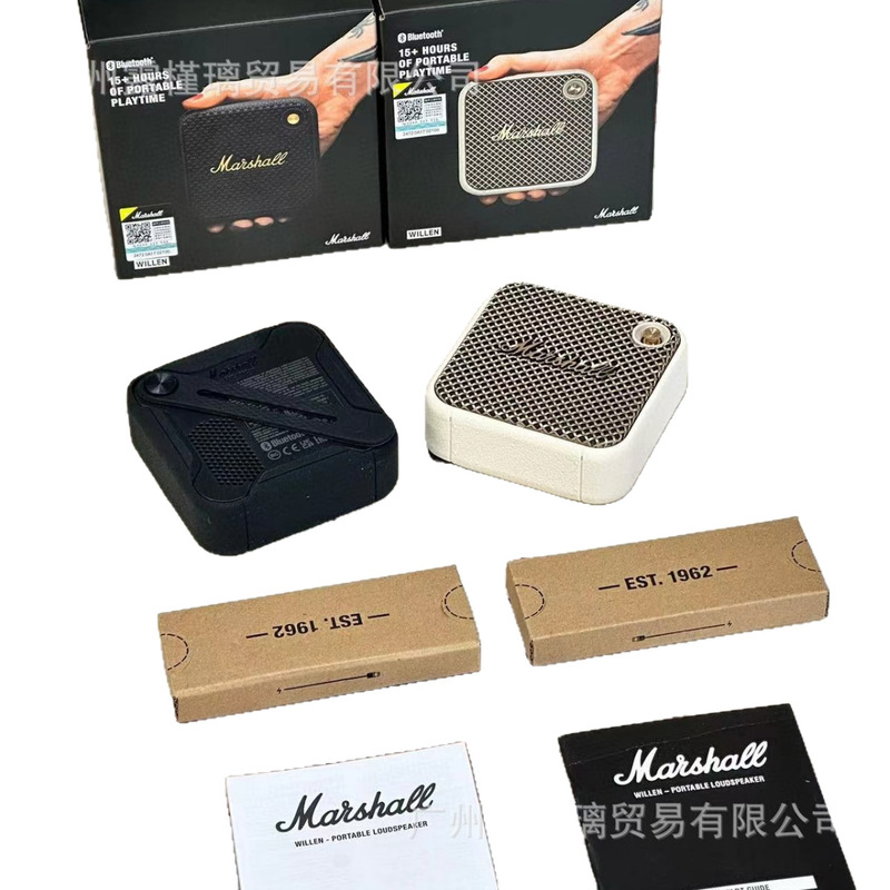 国境を越えた小さな馬のトップにmarshall willenマーシャル無線bluetoothスピーカーの屋外携帯音がついている|undefined