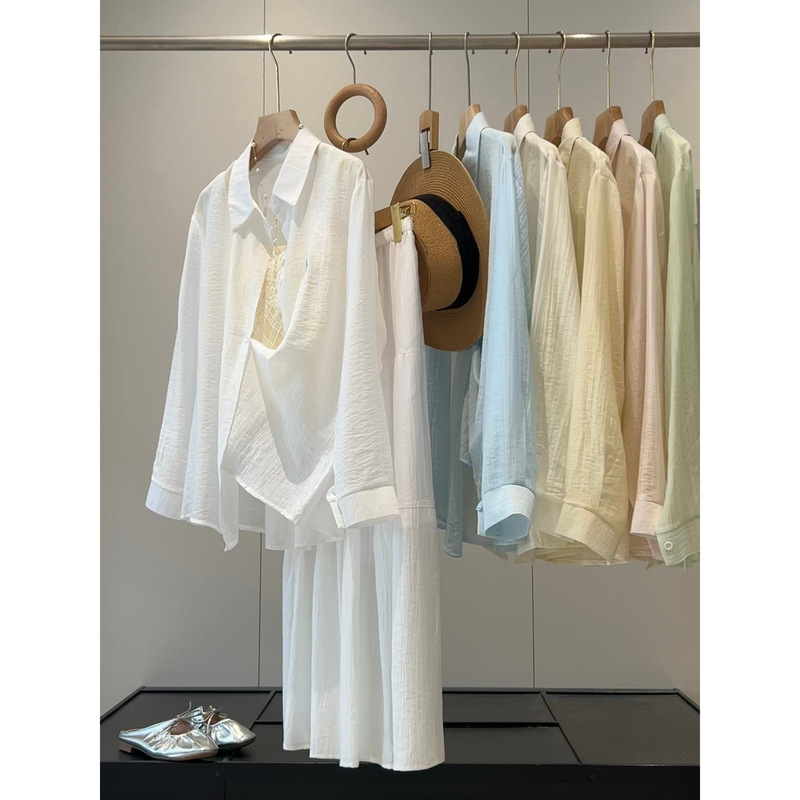 Relaxed and slimming! Comfortable and versatile~Collared button-up long-sleeve shirt with mushroom embroidery, a lightweight summer outerwear top Relaxed and slimming! Comfortable and versatile~Collared button-up long-sleeve shirt with mushroom embroidery, a lightweight summer outerwear top